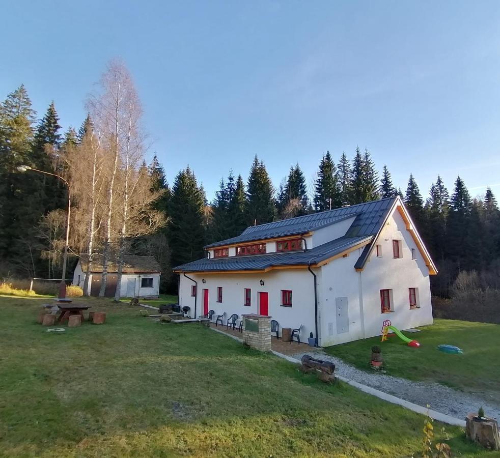 Apartmany Na Samote Kubova Hut Exterior photo